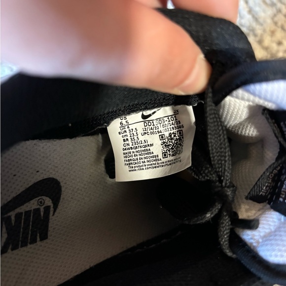 Nike Panda dunks - Picture 4 of 4